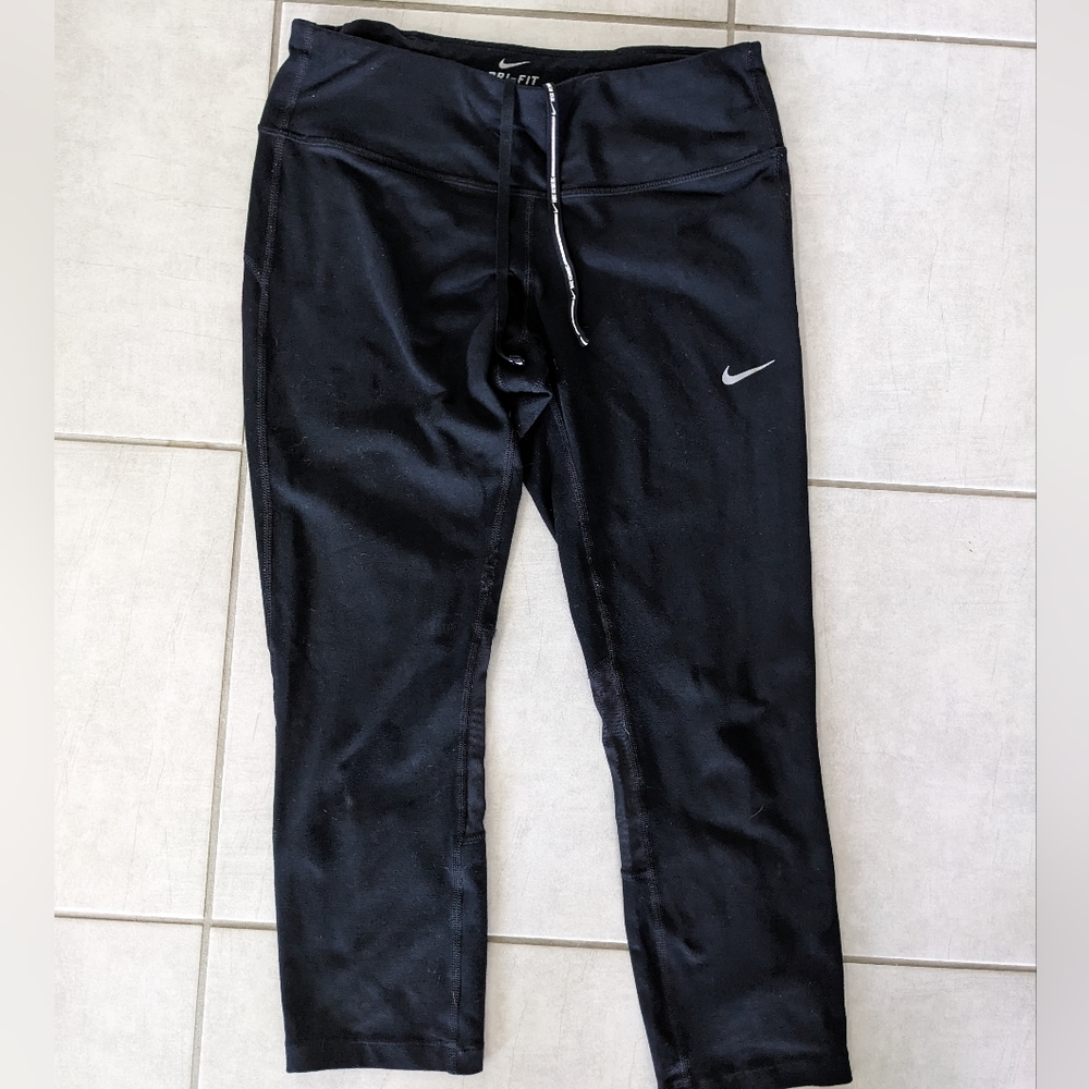 COPY - Nike running women's cutoff leggings DRI fit M